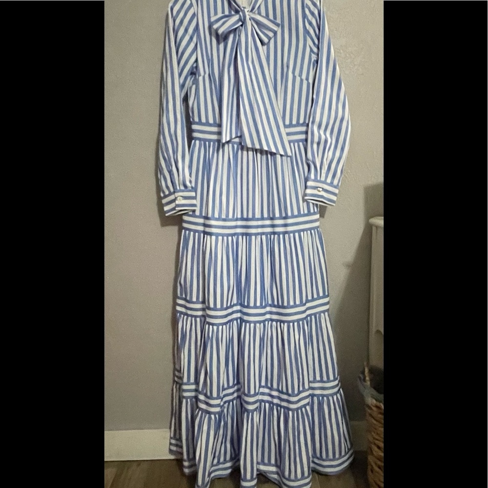 Like New Dainty Jewell’s Maxi length dress